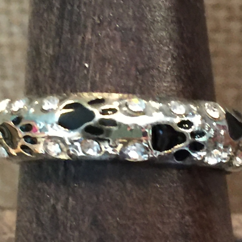 Paw Print Crystal Ring - Picture 4 of 4